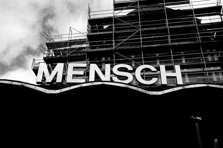 © MENSCH, Gutleutstr., Frankfurt am Main 2011 by Fritsch 2011 by